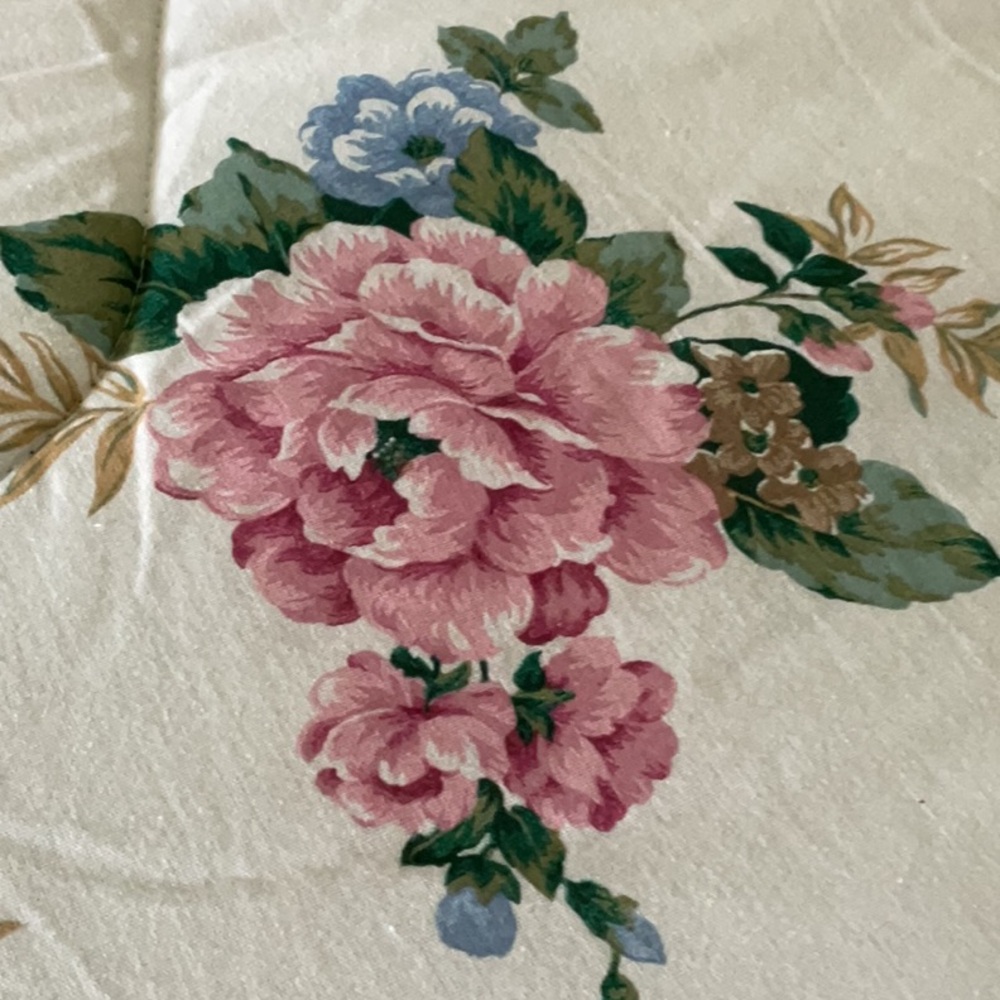 🌸 Vintage ‘Empress Garden’ king comforter. Never used. Rare pattern. - Picture 13 of 16